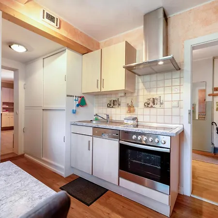 Hildegard Von Nell Trèves