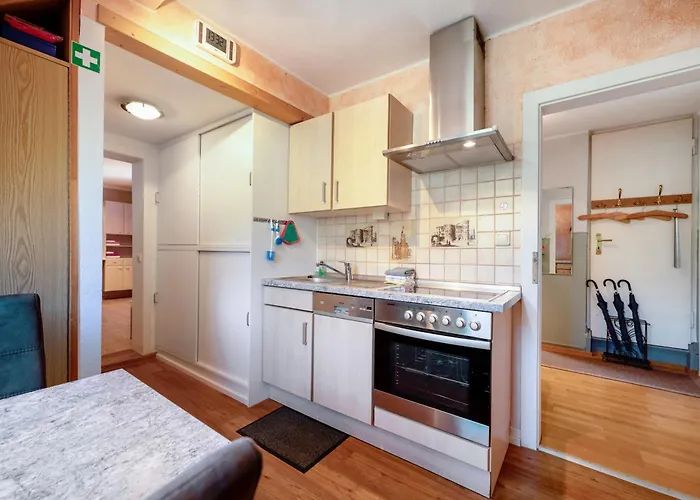 Hildegard Von Nell Trèves